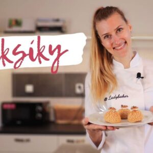 Kateřina Kolbová Instagram - Krásný sluníčkový večer!
Dneska bylo teda počasíčko za odměnu, až mě mrzelo, že jsem musela tak brzy odjet. Včera jsme byli pozváni k našim úžasným kamarádům na velikou veselici. Už 30 let jednoho nich na tomto světě 🤩 a krom skvělé, milé společnosti, jsme si i zasportovali, výborně se najedli a opětovně si potvrdili, jak bezvadně se máme ❤
Tento čas byl pro nás opravdu nevšední, jedinečný a speciální, protože si jej budeme už navždy pamatovat 🙏
Jste přesně těmi přáteli, které  by chtěl mít každý ve své blízkosti. Je s vámi neuvěřitelná legrace, jste milující, cílevědomí lidé. Jsme šťastní, že můžeme být součástí vašeho života ❤ Děkujeme za vás 🙏
A já se také můžu pochlubit... třicítkou ještě ne 😄😄 ale novým videjkem. Věřím, že Vám udělá velikánskou radost a otevře pekařské brány do odpalovaného těsta 😄
Videjko, včetně receptu, najdete na mých webových stránkách ladybaker.cz .
Těším se velice na Vaše ohlasy, zpětné vazby a komentáře a snad si hned zítra ty malé nafouklé potvůrky upecete se mnou 🤩
Mějte nádherný, pohodový večer 🙋‍♀️
.
.
.
.
#degustacnikrabička #vetrnik #recepty #recept #slaskou #pecenie #peceni #pecenijeradost #pecemeslaskou #dnespeciem #vkuchyni #uzasnejedlo #čuksík #ladybaker #zlin #cukrarka #motivace #inspirace #dnesfotim #dezert #dezerty #pastrychef #choux #dessert  #daybyme #video #sladkybar #svatba2021 #svatba #olomouc