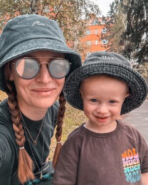 Kateřina Koubová Instagram - 🤠
#mum #son #baby #love #max #hats #spring #sun #ourday