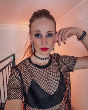 Kateřina Koubová Instagram - 💄
#berlin #red #black #girl #beznetakhlechodim