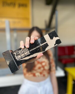 Kateřina Marie Tichá Instagram - Vy blázni jste mě v @zebrik_awards poslali v kategorii Zpěvačka roku na druhý místo! To je úplně neuvěřitelný a taky je to poprvý. 
Děkuju strašně moc.
🙏
