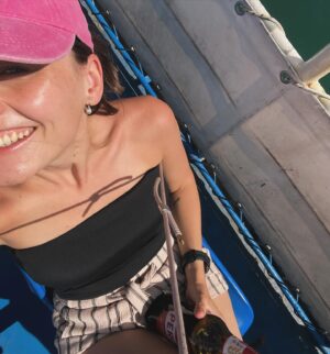 Kateřina Marie Tichá Instagram - pívo na lodi 
pizza v písku
západy z vejšky &
caffe moreno = brand new personality ☕️ 😌

zamilovat se do Itálie mi sice trvalo 28 let, ale jaká je to láska! 🍝
