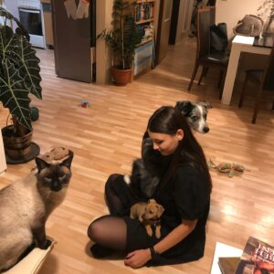 Kateřina Marie Tichá Instagram - zažili jsme s Charliem v tomhle bytě to úplně nejhorší, ale taky to úplně nejlepší a já se teď loučim s velkou nostalgií a vděčná za každej milimetr tohohle místa, který se na nečekaně dlouhej čas stalo mym domovem ☀️