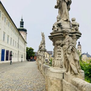 Kateřina Tichá Instagram - Miluju naše výlety. A prázdná Kutná Hora #deti #vylet