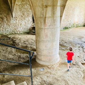 Kateřina Tichá Instagram - Miluju naše výlety. A prázdná Kutná Hora #deti #vylet