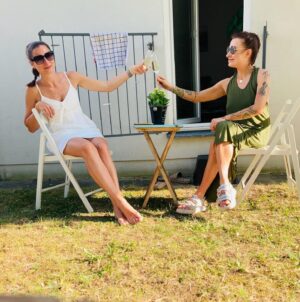 Kateřina Tichá Instagram - Vyšláply jsme spolu horu. Ona nevěřila, že přijdu ( do rána jsem tančila a pila 🥂) a já si říkala- ta je otravná ( ještě víc akční než já). A dnes? @baraklouckova