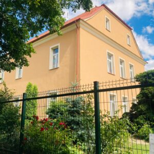 Kateřina Tichá Instagram - A brzy začne nová kapitola v naší krásné škole ❤️😊 #1.trida #skola #zakladniskola #prvnitrida #vzpominky