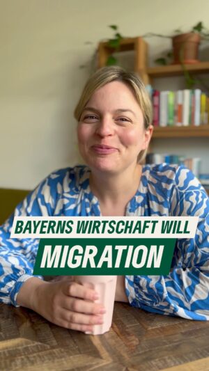 Katharina Schulze Instagram - Migration geht jetzt endlich sinnvoll! Unsere Bundesregierung hat ein super Gesetz gemacht, das viele Geflüchtete in Arbeit bringt. Das hat die CSU jahrelang verschlafen. Unser Standpunkt ist: Neben Menschenrechten gibt es auch Menschenpflichten. Wer sich an unsere Gesetze hält, unsere Werte teilt und arbeiten möchte, soll das auch tun dürfen. Du siehst das auch so? Dann teile dieses Video und wähl GRÜN am 9. Juni. 💚

#MachenWasZählt #Migration #MitDir #TeamBayern #Grüne #Bundesregierung #Ampel #Arbeit #Wirtschaft #Wohlstand #Integration