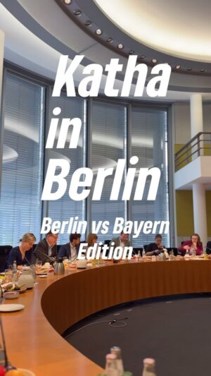 Katharina Schulze Instagram - Berlin vs Bayern-Edition 📣

#berlin #bayern #bundestag
Musik von Vlad Krotov | Pixabay