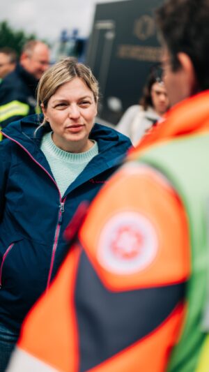 Katharina Schulze Instagram - 💚 An die Menschen in den betroffenen Regionen: Ihr seid nicht allein. Wir stehen an eurer Seite und werden alles tun, um euch zu helfen. Gemeinsam werden wir diese Krise überwinden. 

#Gruene #GrueneFraktionBY #Bayern #Grüne #Flut #Hochwasser #Starkregen #Klimawandel