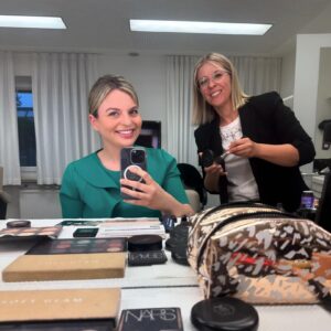 Katharina Schulze Instagram - So, 20.15 Uhr im @br24 geht es los! Diskussion zur Europawahl - schaltet ein! ☺️

#europa #europafangirl #bayerischerrundfunk #tv #maskesitzt #makeuponfleek #politik #Grüne