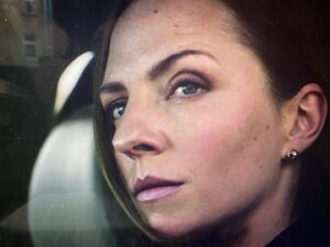 Katharina Schüttler Instagram - gone missing in the depths of 🏴󠁧󠁢󠁷󠁬󠁳󠁿 ⛰️🫎 tonight @rbb 22h „charlotte link - im tal des fuchses“ 

@monacofranzen @timoritz_dop @charlottelink.autorin @ludwigtrepte @deleila_piasko @arndklawitter @lisa_bitter_official @teresaharder_official @benjaminsadlerofficial 

do you find me? 🔎