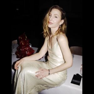 Katharina Schüttler Instagram - thank you so much for the lovely night ✨ @cartier 💫 @studiobabelsberg ✨

@nina.rei 🙏✨
@alexis.delaporte.cartier 💫
@leenazimmermann 💖
@samsoesamsoe 👗
@christiane_buchholz_ 💄

📸 @lottermannfuentes 💥

#ad