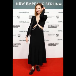 Katharina Schüttler Instagram - one more from @berlinale ✨ thank you @filmedienrw for the lovely night ✨🖤✨

thank you so much  @jonathansimkhai 👗via @mytheresa.com 💖 & @unuetzer 🥿 & @pb0110 👜 

thank you @leenazimmermann 💥 & @christiane_buchholz_ 💅

thank you @lucasgregorowicz for the sweetest company 🤍

#bestneighbourintheworld 

#berlinale #nrwfilmstiftung #nrwberlinale #recap #werbungwegenmarkennennung #iguess #neighbourlove