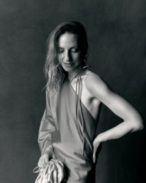 Katharina Schüttler Instagram - 💫 @michaelsontagatelier 💫 @leenazimmermann 💫 @christiane_buchholz_ 💫

📸 @robinkater