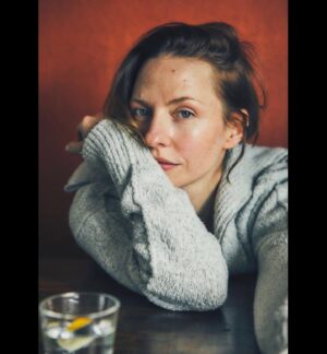 Katharina Schüttler Instagram - wishing you all a lovely sunday 💛

#sundaymood☀️ 

📸 @nilsschwarz_