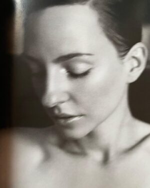 Katharina Schüttler Instagram - lovely sunday you all ✨🌟💫

@voguegermany 
📸 @alexilubomirski 
#tb 🤍

"The only way to make sense out of change is to plunge into it, move with it, and join the dance." Alan Watts