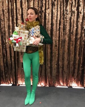 Katharina Schüttler Instagram - 🌟Merry Christmas to you all!!! 🌟

#memory #stillstehen @mishtofilms @tulpenstuhl 👯‍♀️ #gittifuchs 💘