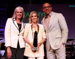 Katherine Clark Instagram - What a privilege to celebrate an artist who's written entire chapters of the American songbook.

@SherylCrow is a poet who defies genre and a mom who upends the assumptions of an industry dominated by men.
 
So proud to present her with @recordingacademy’s Creators Leadership Award.