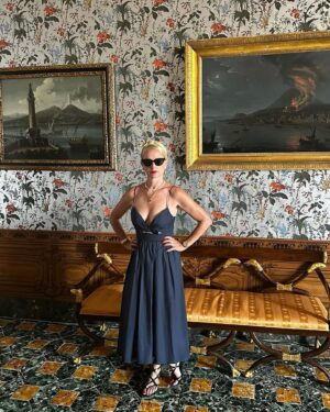 Katherine LaNasa Instagram - I SAY NO TO SKIPPING NOTO! ❤️🤍💚
This gorgeous baroque hillside town was such a treat!!
1-4 The stunning Pallazzo Castelluccio (4. Is a name tag from the stables!)
5-7 Fabulous meal at W Villadorata at The Country house with fam
8-9 At Nicolaci Palace literally walked into this amazing kid practicing piano, .....he continues!! 
10. A post wedding photo shoot we walked into 🤍

@palazzocastelluccio @wvilladorata #palazzocastelluccio #palazzonicolaci #noto #sicily #amusebouche #seabychealsea #gucci #pearlnecklace #wvilladorata