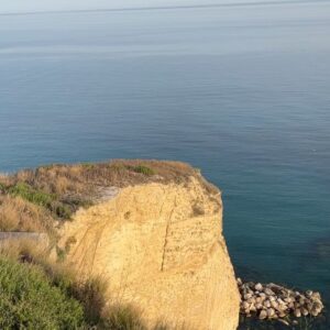 Katherine LaNasa Instagram - SOUTHERN SICILY 💚🤍❤️
1-4 AGRIGENTO and the stunning Valley of the Temples
5-6 Gorgeous Scala Dei Turchi with our good buddy @_emanuelemacaluso via Ape Taxi
7-8 Rugged Sciacca 
9-10 Stopped in Modica for Chocolate and delicious homemade ricotta pasta by the lovely Maria and her Husband @ricottaeco !!! A must!

#agrigento #valleyofthetemples #scaladeiturchi #sciacca #modica #ricotta #sicily #sicilia #italianvacation