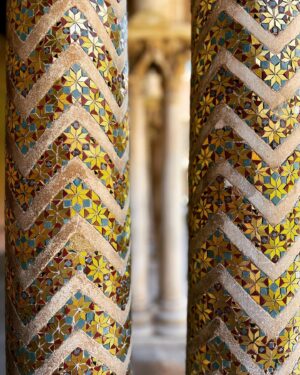 Katherine LaNasa Instagram - SEGESTA, PALERMO, MONREALE PHOTO DUMP❤️🤍💚
1&2 : I Segesta you go to #Segesta
3: the lovely @lhotellerie_easy_suites 
4&5: Did you know Sicilian Puppetry was declared an @unesco Intangible Cultural Heritage of Mankind? It's also beautiful and quite funny! #TeatroDeiPupiFamilaArgento
6: Ape Taxi Palermo 
7: Palermo Mural
7&9&10: Arab Cloisters of the Monreale Cathedral

#Segesta #Palermo #monreale #ElMoro #Cloisters #Sicily #sicilia #muralsofpalermo #teatrodeipupi