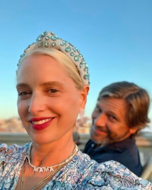 Katherine LaNasa Instagram - HAPPY ANNIVERSARY POPS
Damn good year, my love. I don't think either of us imagined on the set on #BigLove that day, we'd be here... a kid, a dog, several home renos and about 30 moves later (literally). Nice growing up with you... worth all the elbow grease. Thank you for this most humbling, gritty, and ultimately incredibly beautiful year. Love you babe. 
#anniversary #sicily #grantshow #love #resilience #partnership