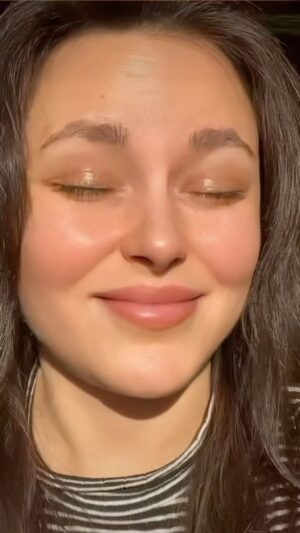 Katherine Ramdeen Instagram - they aren’t joking about blue eyes being more sensitive to light everyone 😭😹 plus I got lasik 😂 this is me just trying to look out my window 🪟 🙏😅#KatRamInstagram #KatRamdeen