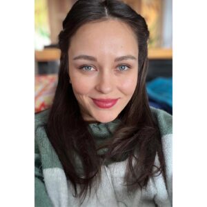 Katherine Ramdeen Instagram - a smile 😊 that lasts a while 💋
