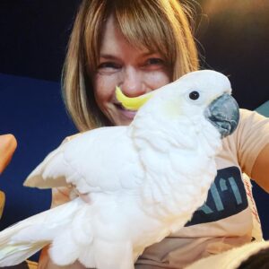 Kathleen Rose Perkins Instagram - Buddy the cockatoo. I love her.