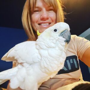 Kathleen Rose Perkins Instagram - Buddy the cockatoo. I love her.