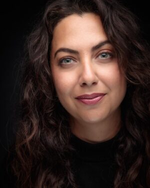 Kathreen Khavari Instagram - Thank you @damu_malik_photo for these new headshots that I’ve been avoiding getting since before pandemic. You made it so easy! And shoutout to @pejvahdat for recommending Damu 🙌🏽