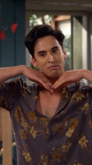 Kathryn Burns Instagram - @michaelhsurosen ladies and gentlemen! (Cue thunderous applause and laughter)❤️👏🏻🌹He’s a dream!#katburnschoreo

#prettysmart premieres today on @netflix @prettysmart_netflix STARRING @emilyosment @olivialeighmacklin @greggsulkin @cinthyacarmona @michaelhsurosen 

Congratulations @jackdolgen @doodiecallswithdm for creating this show and thank you for writing my favorite kinda dance scene, #comedychoreo duh.