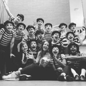 Kathryn Burns Instagram - THE BOY // #DispatchesfromElsewhere // #katburnschoreo

I choreographed the finale of this beautiful show and am proud to be a small part of the whimsical yet painfully self-reflective story.  BRAVO Jason, Charlie and team and thank you for your trust.  Congrats to my little superstars Travis & Sarah for conquering your fears and mastering new skills! And dancers, y’all were phenomenal and I‘m sorry again about ur hammies...we had one hell of a mime! #assistantchoreographer @oliviacipolla