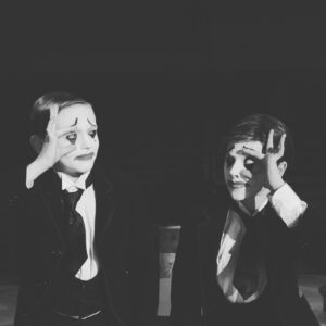 Kathryn Burns Instagram - THE BOY // #DispatchesfromElsewhere // #katburnschoreo

I choreographed the finale of this beautiful show and am proud to be a small part of the whimsical yet painfully self-reflective story.  BRAVO Jason, Charlie and team and thank you for your trust.  Congrats to my little superstars Travis & Sarah for conquering your fears and mastering new skills! And dancers, y’all were phenomenal and I‘m sorry again about ur hammies...we had one hell of a mime! #assistantchoreographer @oliviacipolla