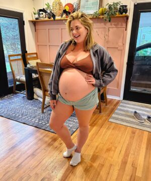Katie Carpenter Instagram - 39 week pregnancy fit 🧦

We are surviving and occasionally thriving. 🥴🤗

Pregnancy has been a lot of what I thought but a lot of what I didn’t expect. Symptoms I didn’t know about, the intense MENTAL game, feeling simultaneously excited and a little terrified about what’s gonna happen any day now and feeling the heaviness   joy of our lives changing forever. 🤞🏻

💛 I tend to get a burst of energy in the morning and then feel pretty wiped 
💛 Baby feels lowwwww
💛 Braxton hicks and inconsistent cramping have been happening 
💛 Sleep was great from week 32-38; it’s been hit or miss since 
💛 Feeling like this cycle of eating, sleeping, PEEING, and waiting is getting old, but trying to remember it won’t last forever. 

Overall, we’re just so excited she’ll be here soon. I’ve known about this pregnancy for far too long (literally about 3 weeks into this), so it’s felt like a whiiiiile. 😰

We don’t plan on telling people when I go into labor. Being a chronic people-pleaser, I worry that if we tell people, they’ll in turn be worried about me and I’ll “feel” that pressure!! 😅

If you think of us, just send us the good vibes and prayers! We’re lucky to have such a sweet community of family and friends and all those positive intentions are definitely felt. ❤️ 

Love y’all! Let’s do thisssss (maybe tonight or like in a few weeks) 
(but really this week) 

#pregnancy #preggo #thirdtrimester #39weeks #bumpdate #bumpin #pregnantlife #pregnancyjourney