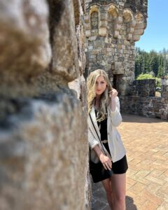 Actress Katie Wilson HD Instagram Photos and Wallpapers June 2024