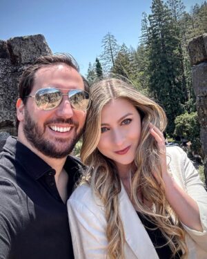 Katie Wilson Instagram - 🏰   🍷 = ❤️
