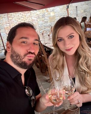 Katie Wilson Instagram - 🏰   🍷 = ❤️