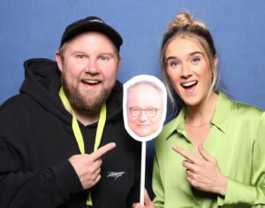 Katjana Gerz Instagram - Es geht um wissen-schaft Möglichkeiten! Elternzeitvertretung mit Oliver Welke! Die neue Folge @maithinkx ist jetzt in der zdf Mediathek