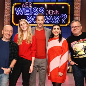 Katjana Gerz Instagram - Ich war davor überhaupt nicht aufgeregt!💕 es war mir ein Fest mit dabei sein zu dürfen, und tausend dank an diese bezaubernden Menschen @ariana_baborie @bernhardhoecker @elton_tv und @kaipflaume 
@werweissdennsowas_official @ardmediathek 📸