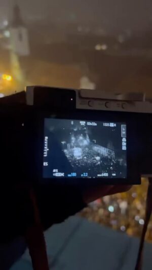 Katka Koščová Instagram - S Tebou Katarína Koščová som veľmi rád. Na pódiu a aj mimo neho. Aj včera na pódiu v Bratislave na námestí. Zimoriavky som mal neraz…
Demokracia a sloboda nieje samozrejmosť