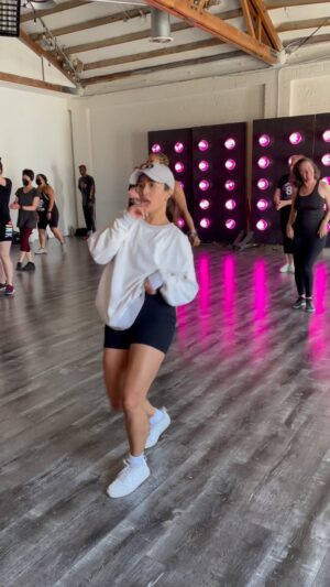 Katrina Rosita Instagram - Finally got to experience the magic of @heybenallen / @groov3dance ✨🫶🏼 I can see why people raveee about it. Had so much fun dancing 
stress free! Dance = best cardio alwayssss 🪩💦