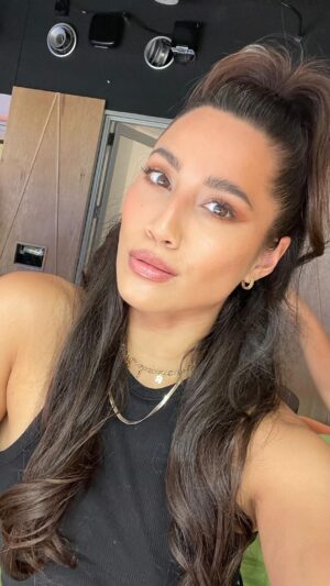 Katrina Rosita Instagram - transitioning to football season w/ @viperbykch ⚡️