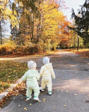 Katya Peneva Instagram - Fall is so much fun 🍁🍂🐿 #fall #fun #myboys #twins #lovelife