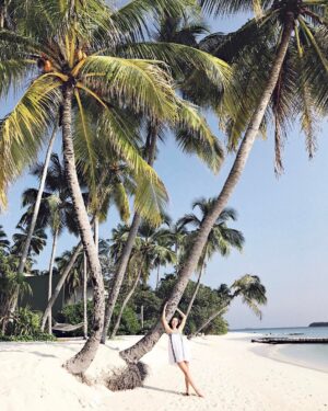 Katya Peneva Instagram - Maldivian postcard #amillafushi #amilla #island #maldives #holiday #vacation #lovelife #islandlife #asseenonme