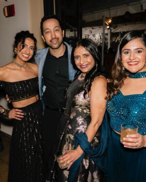 Kausar Mohammed Instagram - 🖤🤎 let’s keep these Oscar seasons brown (and Black) AF 🤎🖤 Shoutout to all of this years amazing nominees (👏🏾👏🏽👏🏿) and for the amazing hosts and sponsors of this celebration. And shoutout to every South Asian friend in the industry who is so damn talented and keeps doing their damn thing and I can’t wait for them to blow tf up. 

@kalpenn, @lilly, utktheinc, tanfrance, @therealhannahsimone, @rupikaur_, @sharmeenobaidchinoy, @anitachatterbox, @shrutirya, @archanamisrajain @paramountco

Also I love my @thesareeroom outfit 🙏🏽🙏🏽🙏🏽 ty for styling me!

Photo Credit: Jon Kopaloff/Getty  @gettyimages @agame.pr
Alberto E. Rodriguez/Getty Images Product of Culture @_productofculture_