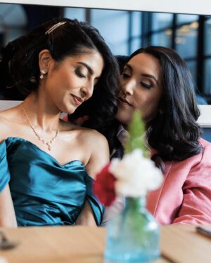 Kausar Mohammed Instagram - The day after our meetha-mu, we had our civil ceremony with immediate fam. We wanted to get ready together by ourselves before meeting our families at the restaurant and toast/dance/party. We decided to rock our fave colors -- rose and teal (and later you’ll see that we made THEM wear white/cream). Having that time before felt really special to ground us in THE DAY. 🖤💐🖤

📸: @_codygoldphotos