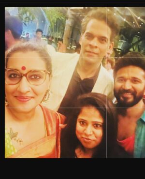 Kausar Munir Instagram - Puraane zamaane ko naya banaane ka mauqa bahot kum logon ko milta hai…and I got to do it with joy and in style, all thanks too the faith and love of stellar artists and humans @motwayne & @itsamittrivedi 
#jubileeonprime releases today only @primevideoin 
10 golden episodes and 12 original songs by us ♥️🧿
