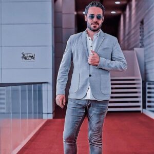 Kaveh Samakbashi Instagram - Every single thing that has ever happened in your life is preparing you for a moment that is yet to come.✨
تك تك چيزهايي كه توي زندگيت اتفاق افتادن دارن تو رو واسه لحظه اي آماده ميكنن كه هنوز نرسيده.
صبور باش✨

#kavehsammakbashi 
#كاوه_سماك_باشى