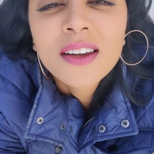 Kavita Kaushik Instagram - 1 year to a film that I absolutely relaxed and had a great time on ! Pampered like a family trip , kept laughing , ate like a bear and got paid and Film made 100 crores plus !!! Congratulations team #carryonjatta3 👏 ❤️